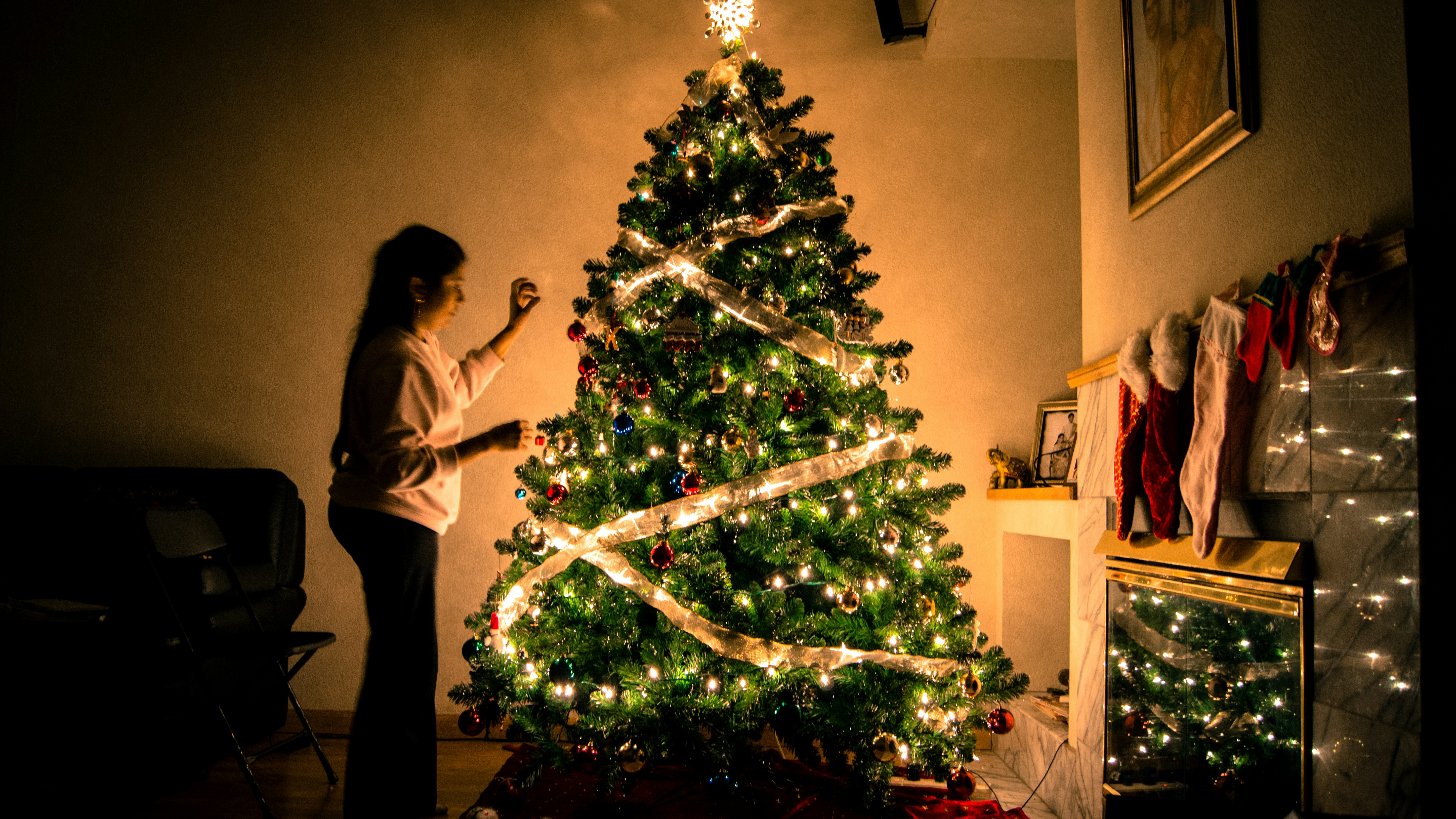 ¿Qué fue primero en Navidad: el árbol o los regalos? Esta es la historia detrás de la tradición