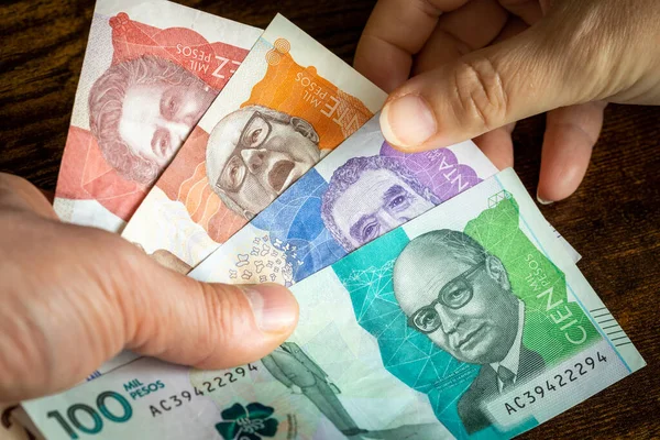 ¿Deudas en tarjetas de crédito? Estos bancos tienen las tasas más bajas de compra de cartera: desde 12%