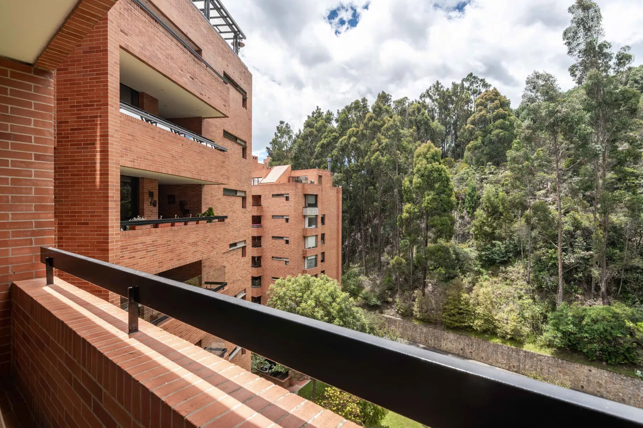 Este es el exclusivo conjunto de Bogotá donde vecinos rechazan que Petro viva: él ya respondió