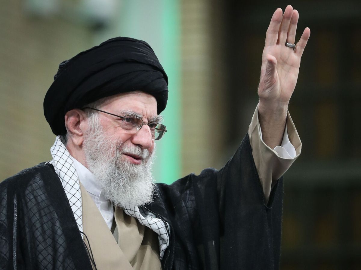 ¿Qué significa la muerte del ayatolá Alí Jameneí y por qué EE.UU. atacó a Irán en este momento?