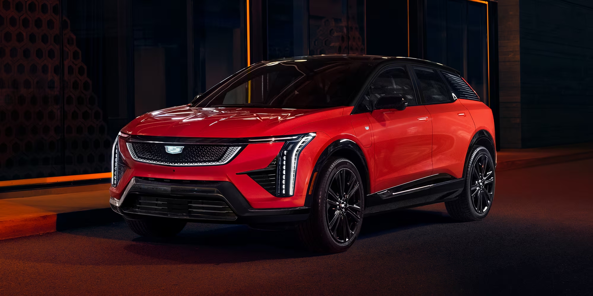Una lujosa y reconocida marca de carros vuelve a Colombia tras 32 años: llega solo con eléctricos