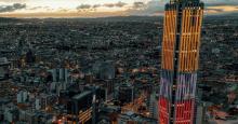¿En qué días se puede subir a la Torre Colpatria y qué costo tiene?