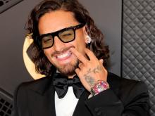 Esto cuesta el impresionante y lujoso reloj que usó Maluma en los Grammy: ¡es una cifra astronómica!