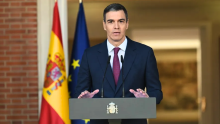 Pedro Sánchez anunció que decidió seguir al frente del Gobierno español