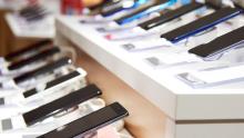 ¿Piensa cambiar su celular? Mejor hágalo ahora: el otro año subirán de precio. Le explicamos porqué