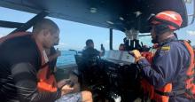 En video: Armada rescató a cuatro ciudadanos colombianos del naufragio en el Atlántico