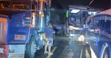 Fuerte accidente entre dos buses en una vía a Santander dejó 8 heridos