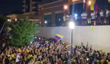 Hinchas colombianos alentaron a la selección con impresionante banderazo en la Copa América