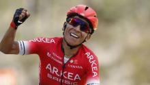 ¡Fuerzas! Así quedó Nairo Quintana tras fuerte caída en plena carrera: pese al dolor, se levantó 