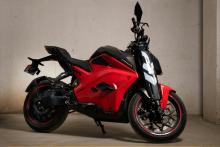 ¡Preste atención! Esta es la edad mínima para comprar una moto eléctrica en Colombia